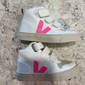 VEJA Mid shoes